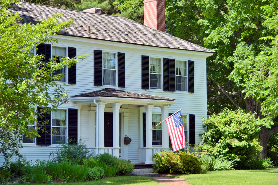 Image of an historic New England home
